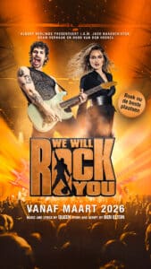 Promotieposter voor de musical We Will Rock You in World Forum Theater Den Haag, met twee performers op het podium met git...